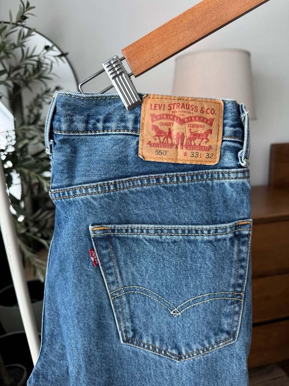 Levi's 550 Jeans Size W33 L32 Light Blue Denim Straight Leg
